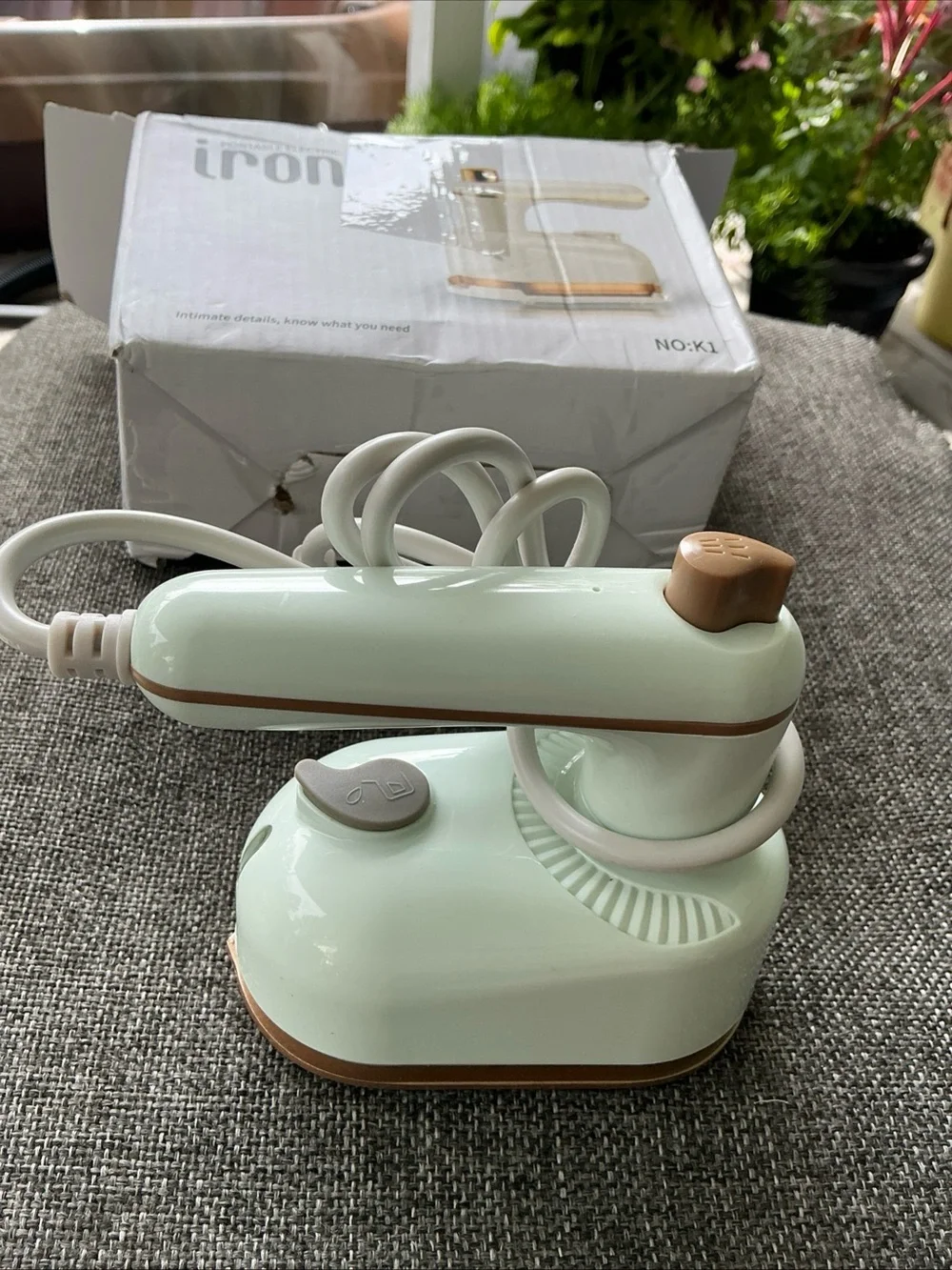 IRO Portable Electric Iron K1 in Cream with Gold Trim